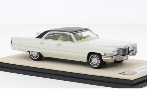 Miniature Cadillac Sedan 1/43 Stamp Models DeVille blanche/noire 1970 Cadillac Sedan 1/43 Stamp Models DeVille blanche/noire 1970 miniature