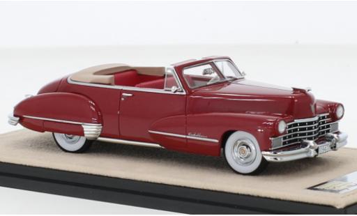 Miniature Cadillac Series 62 1/43 Stamp Models Cabriolet metallise rouge foncé 1947 Cadillac Series 62 1/43 Stamp Models Cabriolet metallise rouge foncé 1947 miniature