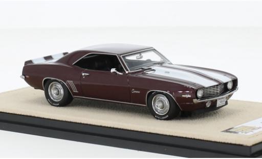 Miniature Chevrolet Camaro 1/43 Stamp Models Z28 metallise violette/blanche 1969 Chevrolet Camaro 1/43 Stamp Models Z28 metallise violette/blanche 1969 miniature