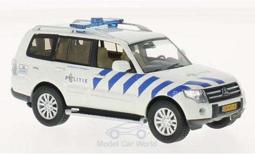Miniature Mitsubishi Pajero 1/43 Triple 9 Collection blanche/bleue Politie Amsterdam (NL) 2013 Mitsubishi Pajero 1/43 Triple 9 Collection blanche/bleue Politie Amsterdam (NL) 2013 miniature