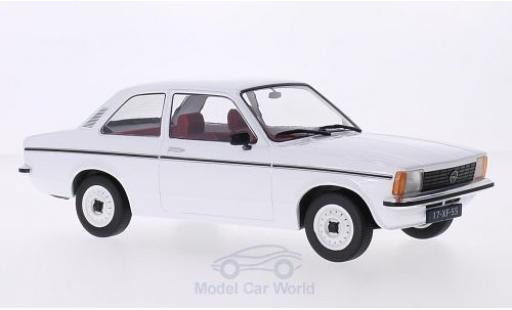 Miniature Opel Kadett E 1/18 Triple 9 Collection C Limousine blanche 2-Türer Opel Kadett E 1/18 Triple 9 Collection C Limousine blanche 2-Türer miniature