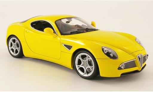 Miniature Alfa Romeo 8C 1/18 Welly Competizione jaune 1:18 Alfa Romeo 8C 1/18 Welly Competizione jaune 1:18 miniature