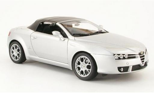 Miniature Alfa Romeo Spider 1/18 Welly grise geschlossen 1:18 Alfa Romeo Spider 1/18 Welly grise geschlossen 1:18 miniature