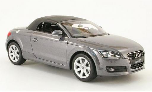 Miniature Audi TT 1/18 Welly Roadster met.-grise geschlossen 1:18 Audi TT 1/18 Welly Roadster met.-grise geschlossen 1:18 miniature