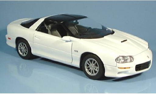 Miniature Chevrolet Camaro 1/18 Welly SS blanche 2002 1:18 Chevrolet Camaro 1/18 Welly SS blanche 2002 1:18 miniature