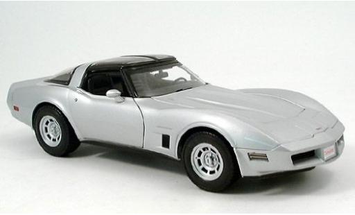 Miniature Chevrolet Corvette 1/18 Welly grise 1982 1:18 Chevrolet Corvette 1/18 Welly grise 1982 1:18 miniature