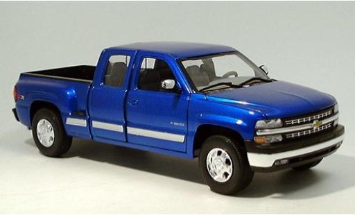 Miniature Chevrolet Silverado 1/18 Welly Ext. Cab bleue 1:18 Chevrolet Silverado 1/18 Welly Ext. Cab bleue 1:18 miniature