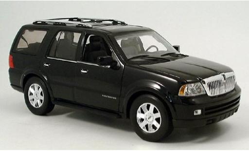 Miniature Lincoln Navigator 1/18 Welly noire 2005 1:18 Lincoln Navigator 1/18 Welly noire 2005 1:18 miniature