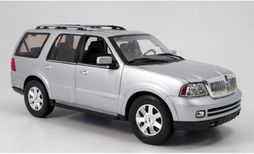 Miniature Lincoln Navigator 1/18 Welly grise 2005 1:18 Lincoln Navigator 1/18 Welly grise 2005 1:18 miniature