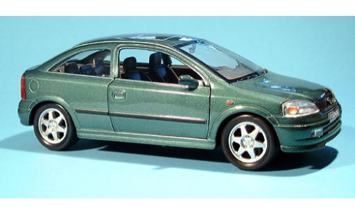 Miniature Opel Astra 1/24 Welly verte 1:24 Opel Astra 1/24 Welly verte 1:24 miniature