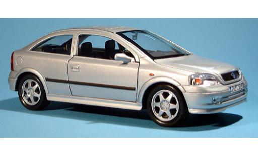 Miniature Opel Astra 1/24 Welly grise 1:24 Opel Astra 1/24 Welly grise 1:24 miniature