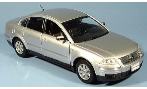 Miniature Volkswagen Passat 1/24 Welly Limousine grise 2001 1:24 Volkswagen Passat 1/24 Welly Limousine grise 2001 1:24 miniature