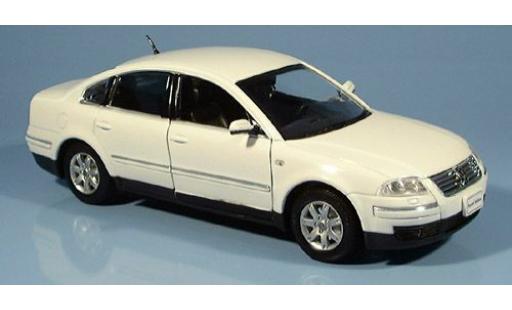 Miniature Volkswagen Passat 1/24 Welly Limousine blanche 2002 1:24 Volkswagen Passat 1/24 Welly Limousine blanche 2002 1:24 miniature