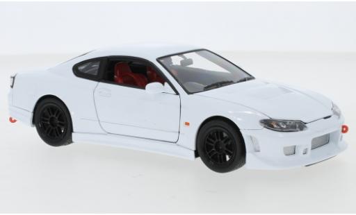 Miniature Nissan Silvia 1/24 Welly (S15) tuning blanche RHD Nissan Silvia 1/24 Welly (S15) tuning blanche RHD miniature
