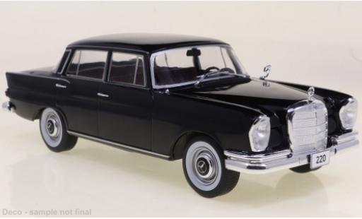 Miniature Mercedes 220 1/24 WhiteBox (W111) noire 1959 Mercedes 220 1/24 WhiteBox (W111) noire 1959 miniature