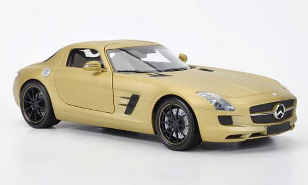 直売オーダー 美品！ミニチャンプス 1/18 メルセデスベンツ SLS AMG