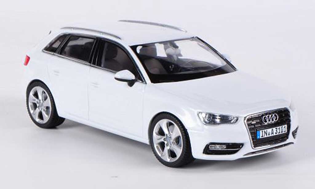 Audi A3 blanche Miniature 