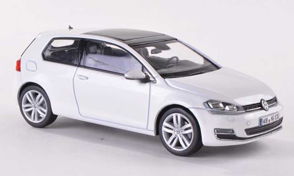 Volkswagen Golf 7 blanche Miniature 