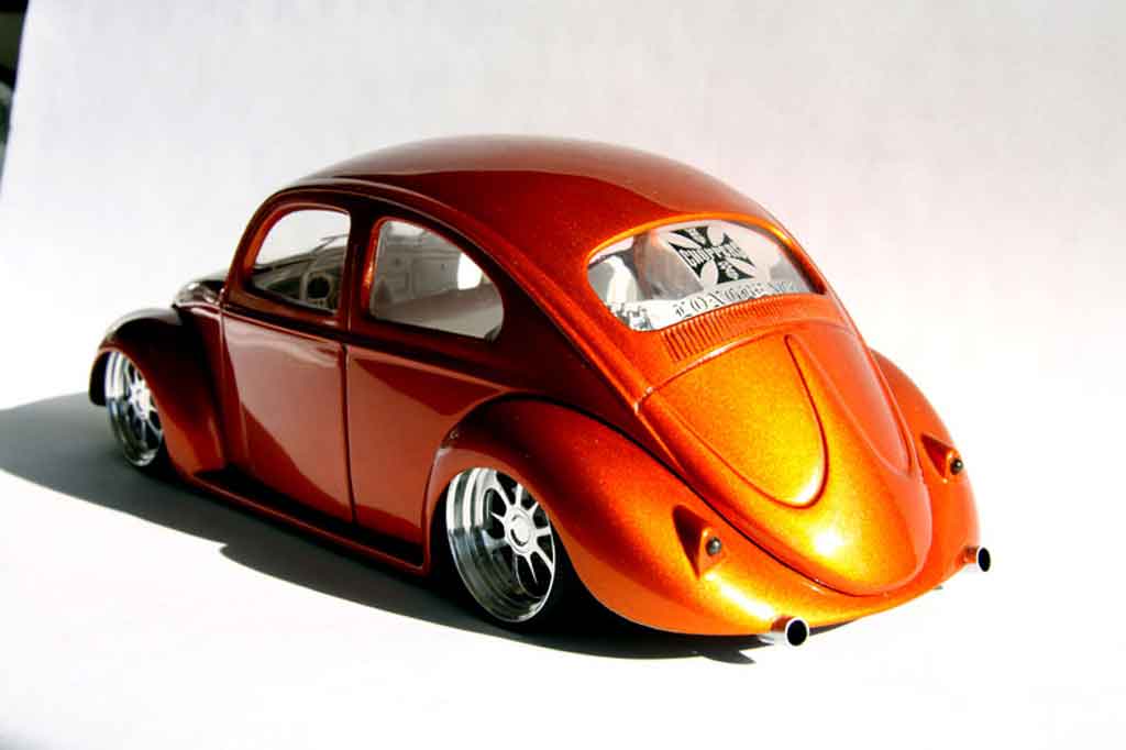 1/18 : Une splendide Volkswagen Coccinelle en version camping-car