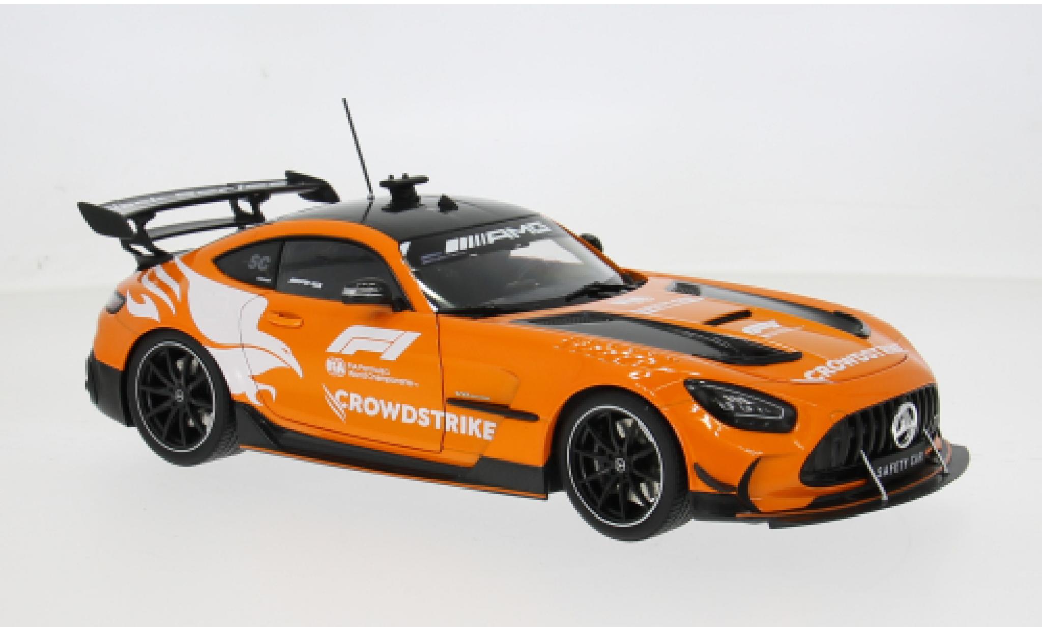 Mercedes AMG GT 1/18 Minichamps Black Series GP Silverstone 2025 Safety Car 1:18 miniature