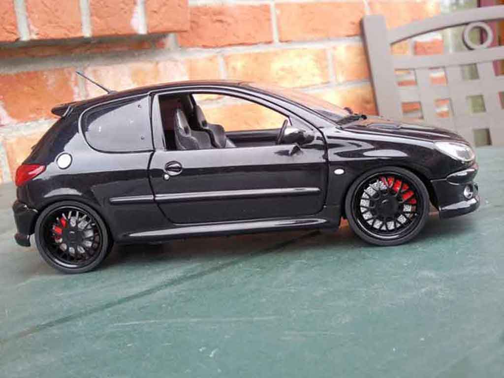 PEUGEOT 206 TUNING NOIR AVEC FLAMMES ARGENT 1/24 WELLY