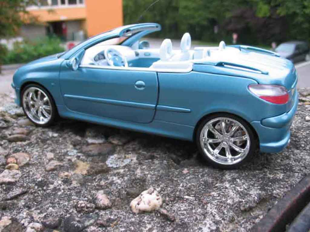 PEUGEOT 206 TUNING NOIR AVEC FLAMMES ARGENT 1/24 WELLY