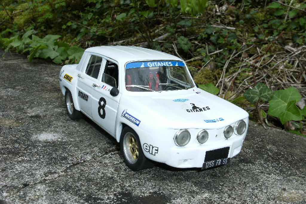 Renault 8 Gordini 1/18 Solido Gordini blanche jantes larges et kit carrosserie dinacar