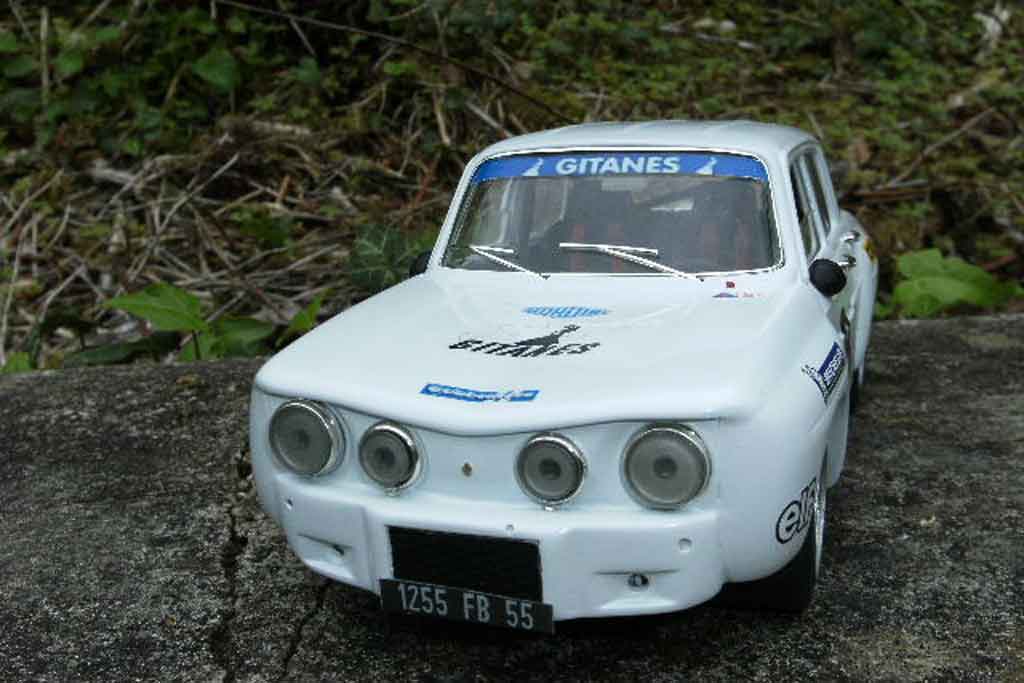Renault 8 Gordini 1/18 Solido Gordini blanche jantes larges et kit carrosserie dinacar