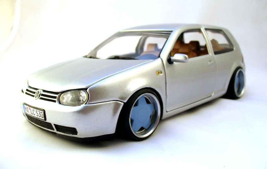 Volkswagen Golf 4 GTI 1/18 Revell 4 GTI german look jantes borbet type a miniature