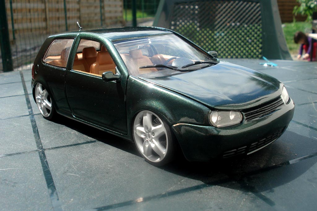 Miniature Volkswagen Golf 4 GTI 1/18 Revell 4 GTI grun jantes porsche et lissage carrosserie tuning Volkswagen Golf 4 GTI 1/18 Revell 4 GTI grun jantes porsche et lissage carrosserie tuning miniature