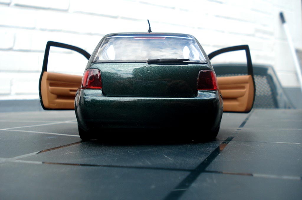 Volkswagen Golf 4 GTI 1/18 Revell 4 GTI grun jantes porsche et lissage carrosserie