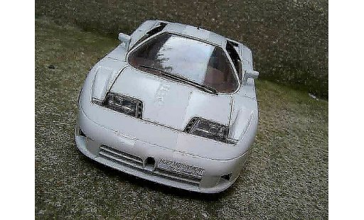 Bugatti EB110 special edition 1/18 Burago  miniature