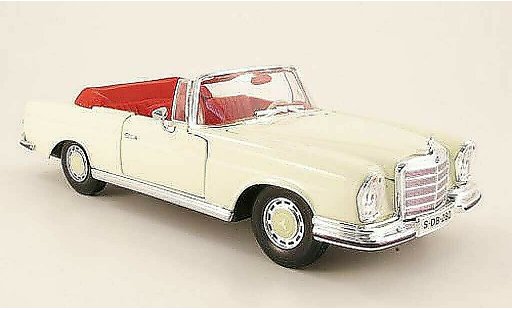 Mercedes 280 1966 1/18 Maisto se (w111) cabriolet blanche miniature