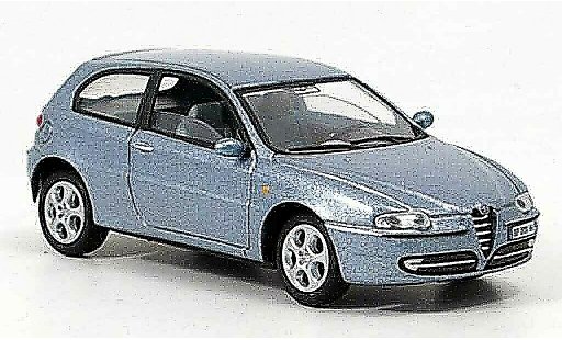 Alfa Romeo 147 berlina 1/43 Solido bleu 2000 miniature