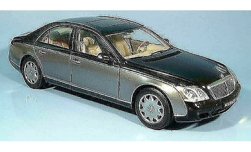Maybach 57 SWB 1/18 Autoart noire / grise millennium edition 2002 miniature