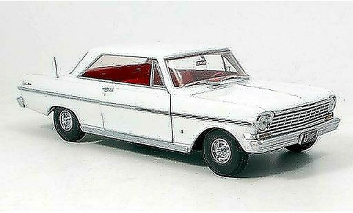 Chevrolet Nova SS 1/18 Sun Star 1963 blanche miniature