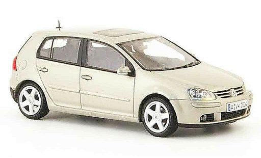 Volkswagen Golf Base 1/43 Autoart beige 5 portes 2003 miniature
