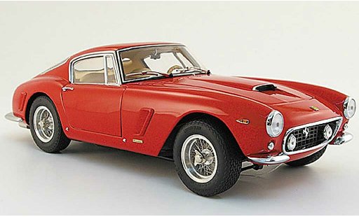 Ferrari 250 GT 1961 1/18 CMC berlina swb rouge miniature