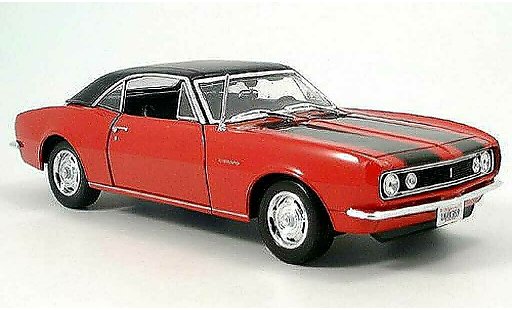 Chevrolet Camaro Z28 1/18 Maisto rouge 1967 miniature