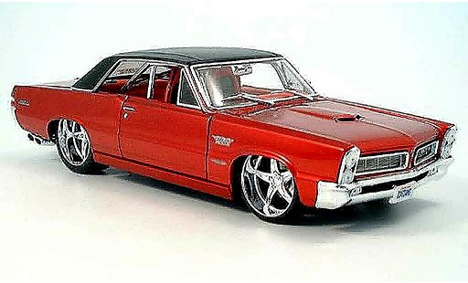 Pontiac GTO Base 1/18 Maisto tuning rouge miniature
