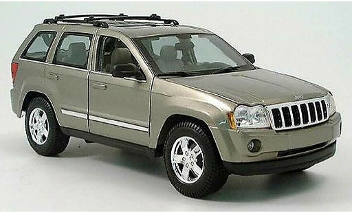 Jeep Grand Cherokee Base 1/18 Maisto beige 2005 miniature