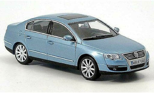 Volkswagen Passat B6 1/43 Minichamps bleu 2005 miniature
