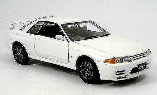 Nissan Skyline R32 1/18 Kyosho gt-r blanche miniature