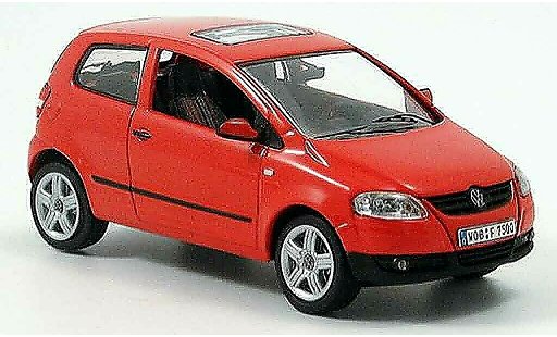 Volkswagen Fox Base 1/43 Schuco rouge avec lenkung 2005 miniature