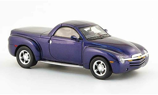 Chevrolet SSR pickup 1/43 Spark bleu 2005 miniature