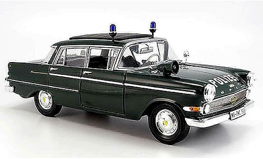 Opel Kapitan P2.6 1/18 Revell police 1961 miniature