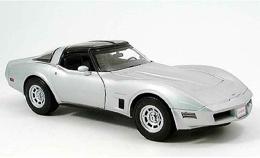 Chevrolet Corvette Coupe 1/18 Welly C3 grise 1982 miniature