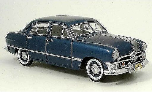 Ford Custom Sedan 1/18 Precision 4-portes bleu miniature