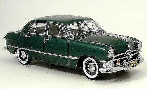 Ford Custom Berline 1/18 Precision verte 1950 miniature