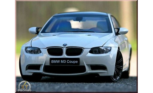 Bmw M3 Coupe 1/18 Kyosho E92 blanche jantes noir mat miniature